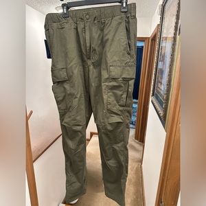 NWT Men’s POLO Slim Fit cargo pants Olive